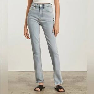 Everlane Cheeky Split Hem Jean in Vintage Light Wash (31)